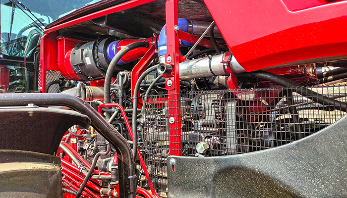 Двигатель Deutz TCD2013 рабочим объемом 7,2 л и мощностью 357 л. с.